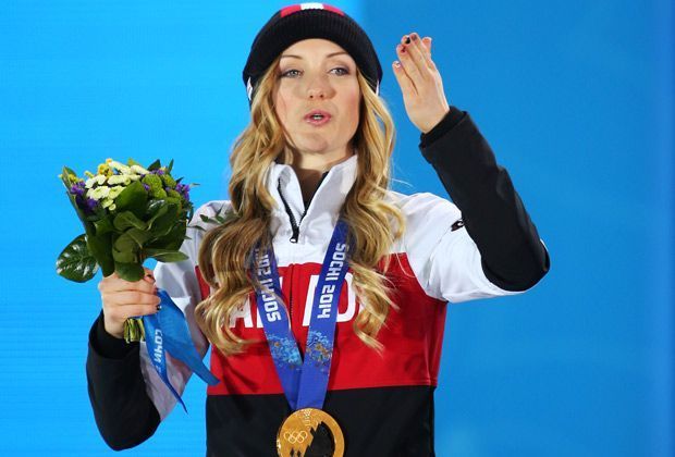 
                <strong>Justine Dufour-Lapointe (Kanada)</strong><br>
                Die 19-jährige Kanadierin Justine Dufour-Lapointe gewinnt Gold auf der Buckelpiste von Sotschi - und strahlt im Anschluss um die Wette
              