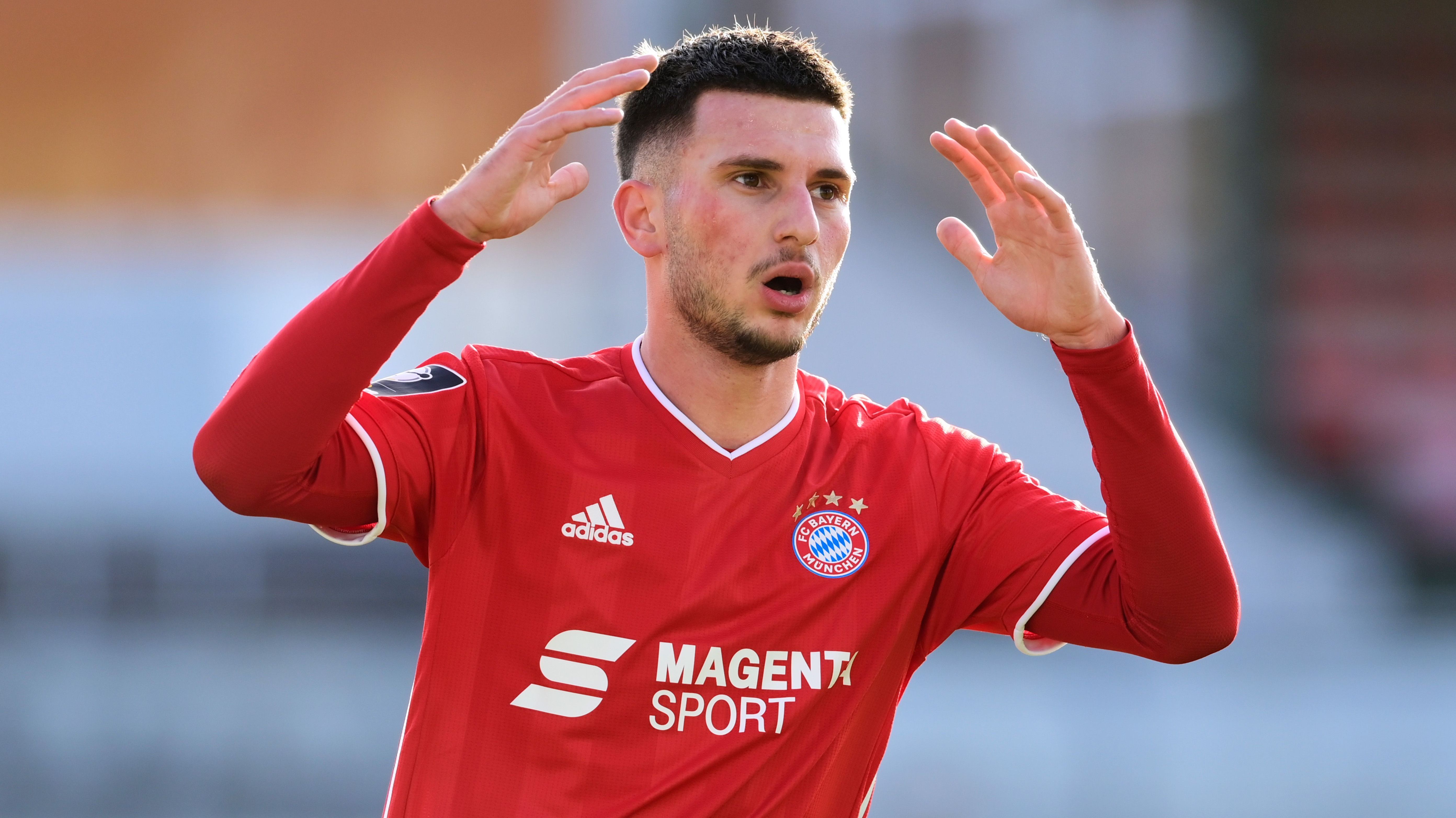 <strong>Leon Dajaku (Sharjah FC)</strong><br>Mit 23 Jahren zog es Ex-Bayern-Juwel Leon Dajaku nun in die Wüste. Der Offensivspieler unterschrieb einen Vertrag in den Vereinigten Arabischen Emiraten beim Sharjah FC. Der in Waiblingen geborene Deutsch-Kosovare stand zuvor unter anderem bei Hajduk Split, dem AFC Sunderland, Union Berlin und dem VfB Stuttgart unter Vertrag. Für die Bayern-Profis brachte es Dajaku einst nur auf drei Einsätze (kein Tor).