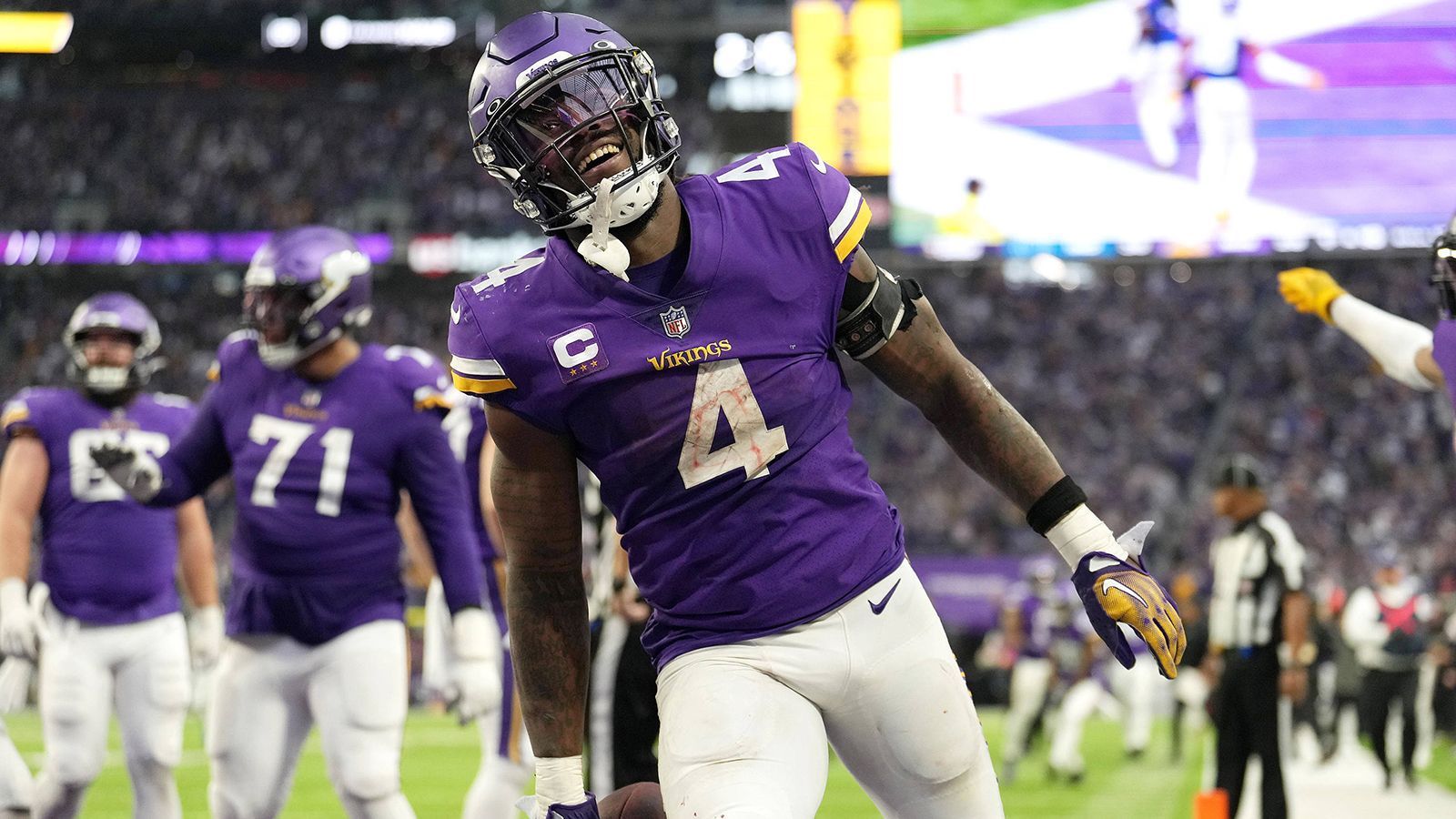 
                <strong>Platz 10: Minnesota Vikings </strong><br>
                &#x2022; 854 Touchdowns<br>
              