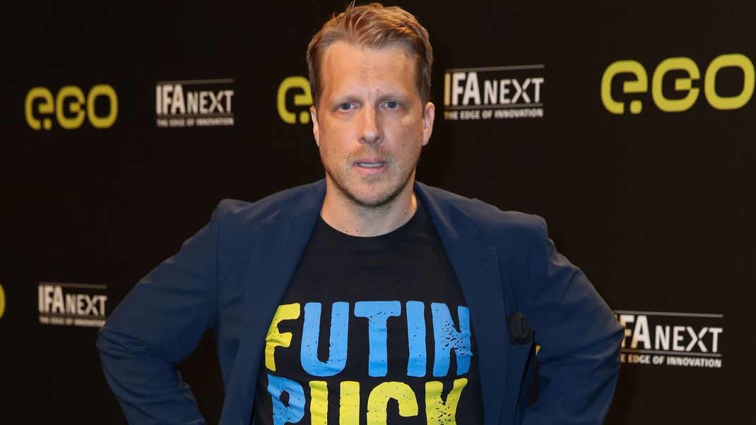 In seinem Podcast spricht Oliver Pocher mal wieder über die Trennung von seiner Ex Amira. Nach dem Ehe-Aus spendete ihm sogar Florian Silbereisen Trost.