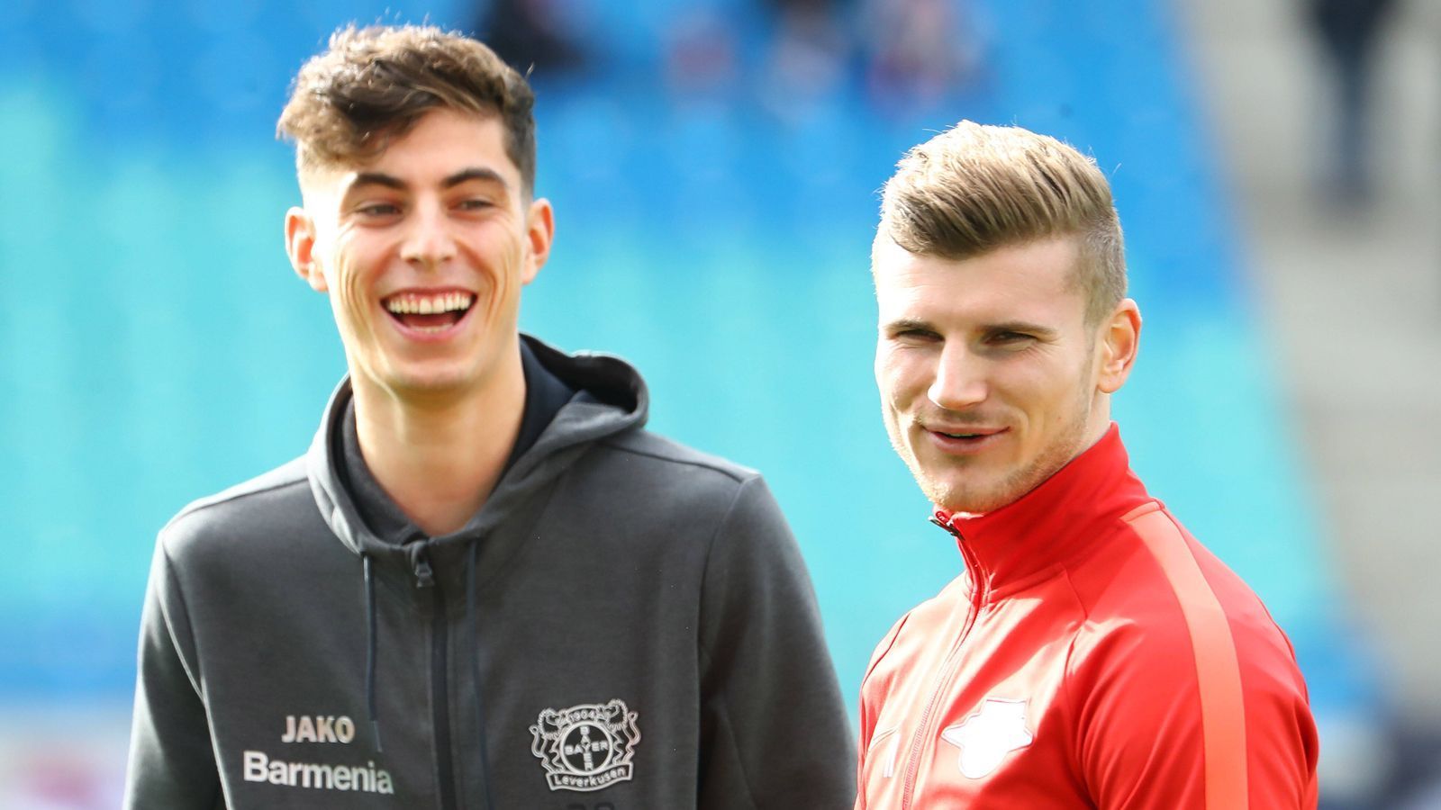 
                <strong>Die deutsche Nationalmannschaft</strong><br>
                Der Neuaufbau der deutschen Nationalmannschaft wurde nicht zuletzt dank der starken Bundesliga-Talente bislang zu einem Erfolgs-Projekt von Bundestrainer Joachim Löw. Mit Leverkusens Kai Havertz (li.), Leipzigs Timo Werner (re.) oder auch Bayern-Star Joshua Kimmich sind hierbei drei Spieler hervorzuheben, die in der Bundesliga-Saison 2019/20 erneut einen deutlichen Entwicklungsschritt genommen haben und im DFB-Team längst zu Leistungsträgern zählen. Werner kann in der nächsten Spielzeit dann beim FC Chelsea zeigen, dass er auch in der Premier League für regelmäßige Tore gut ist und auch Havertz wird Gerüchten zufolge ebenfalls schon von beinahe allen europäischen Topklubs umworben.
              