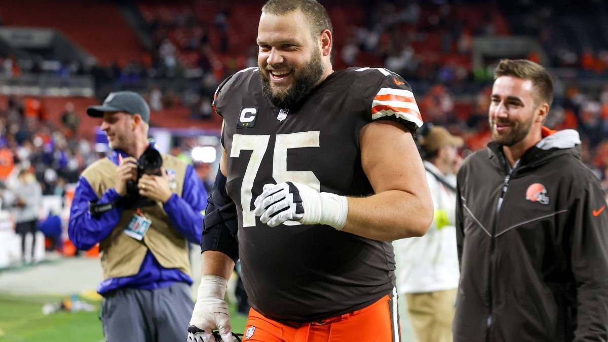 <strong>Cleveland Browns</strong><br>
                Joel Bitonio (Guard) seit 2014