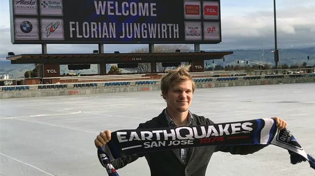 
                <strong>Florian Jungwirth</strong><br>
                Florian Jungwirth: Der Wechsel des früheren Darmstädters in die USA verlief nicht ganz leise. Zuvor wurde er von Ex-Coach Torsten Frings wegen angeblicher Einstellungsprobleme und schwacher Trainingsleistungen kritisiert. Doch nun hat es Mittelfeldspieler Jungwirth in die MLS geschafft. Der 28-Jährige soll bei den San Jose Earthquakes durchstarten. Die großen Erfolge der Kalifornier liegen lange zurück. 2003 wurde San Jose zuletzt MLS-Champion, in der Vorsaison verpasste Jungwirths neuer Klub sogar die Playoffs.
              