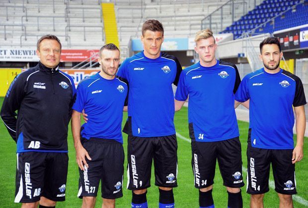 
                <strong>Spieler mit Bundesligaerfahrung</strong><br>
                Vier Neuzugänge präsentiert der SC Paderborn. Lukas Rupp, Stefan Kutschke und Marvin Ducksch haben bereits Bundesliga-Erfahrung. Idir Ouali kommt vom Zweitliga-Absteiger Dynamo Dresden.
              