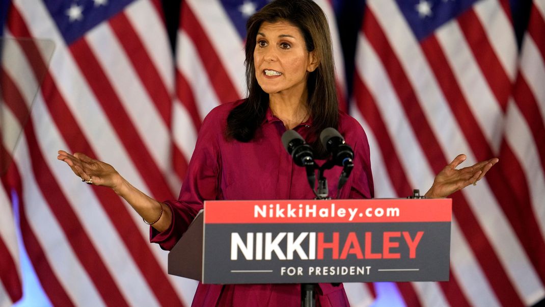 In Umfragen liegt Nikki Haley landesweit bislang hinter Donald Trump. 