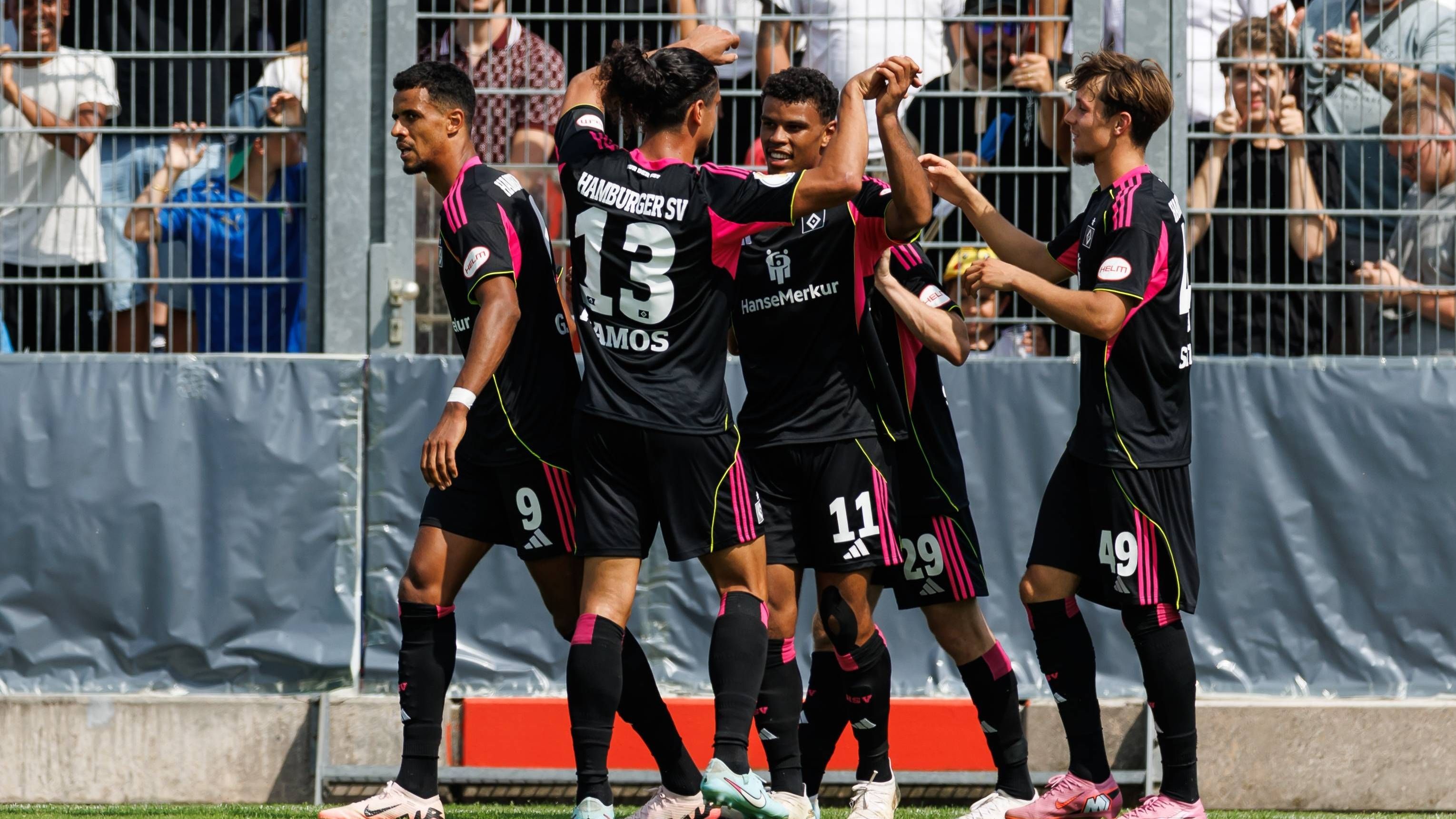 <strong>Platz 18 - Hamburger SV</strong><br>Einnahmen National: 28.495.937 Euro<br>Einnahmen International: 2.927.240 Euro<br><strong>Gesamt: 31.433.177 Euro</strong>