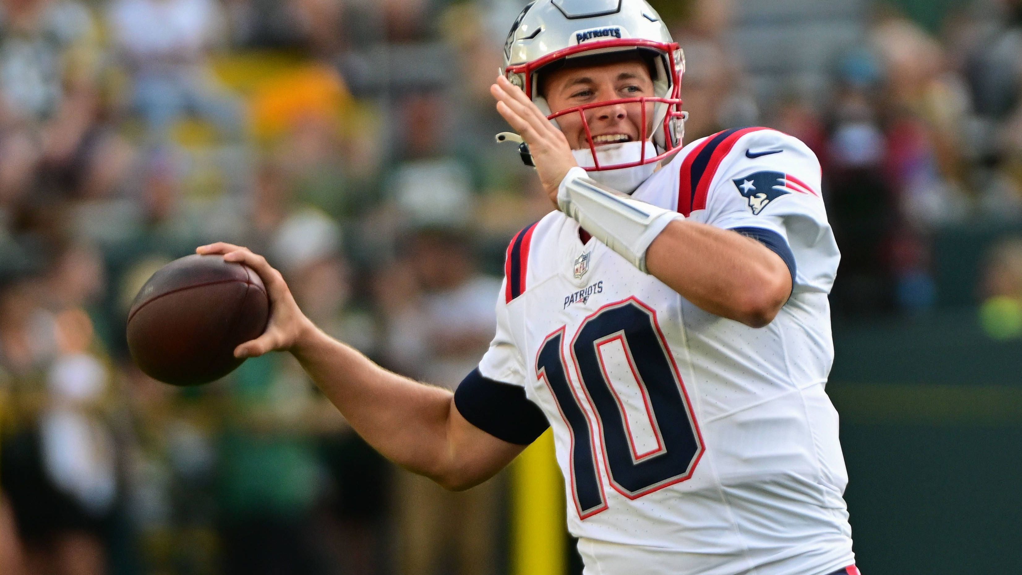<strong>Mac Jones (New England Patriots)</strong><br>Aus demselben Draft-Jahr stammt auch Mac Jones, der mit den New England Patriots in seine dritte Saison geht. Ganz unumstritten ist Jones in Foxborough nicht. Eine Steigerung muss in dieser Saison dringend her.