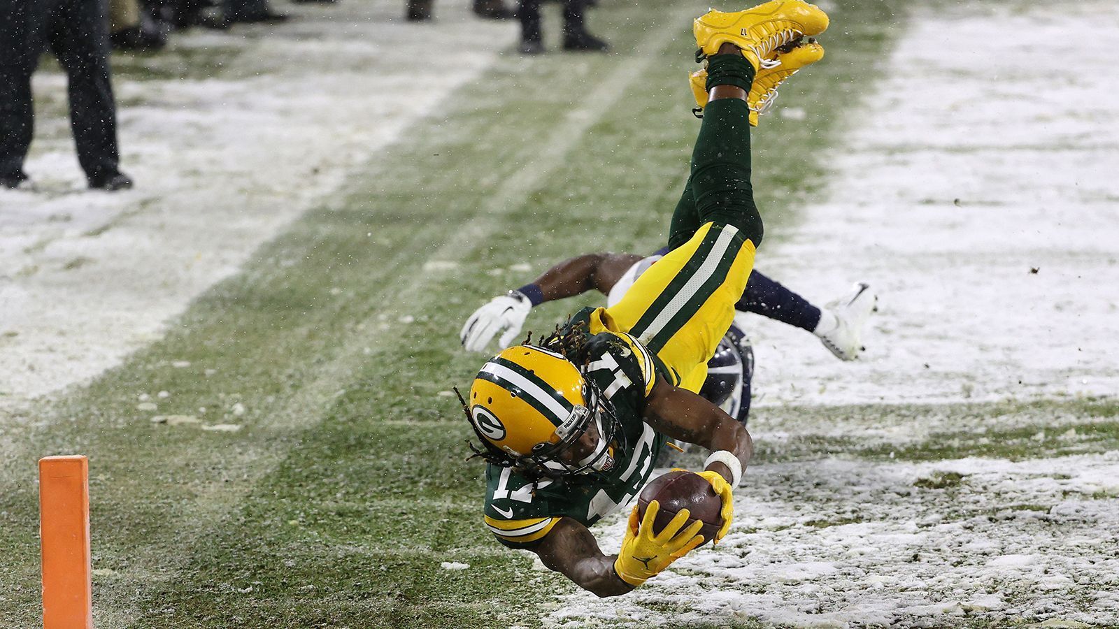 
                <strong>Die meisten Receiving Touchdowns</strong><br>
                Davante Adams (Wide Receiver der Green Bay Packers) mit  -Die komplette Statistik im Datencenter >>
              