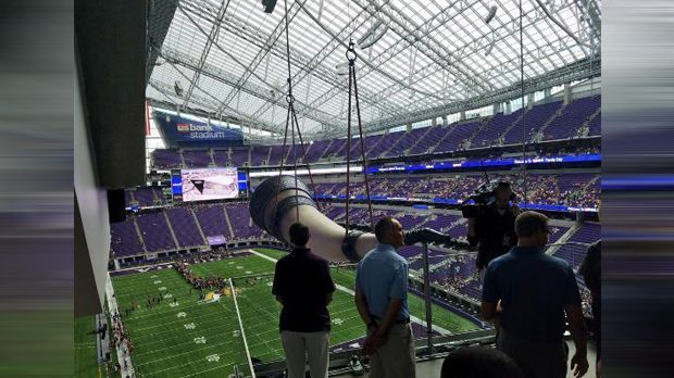 
                <strong>U.S. Bank Stadium 7</strong><br>
                Natürlich darf auch das berühmte Gjallarhorn, welches immer beim Einlauf des Teams ertönt, nicht fehlen. Das alte Horn zersprang im vergangenen Jahr bei Minustemperaturen.
              