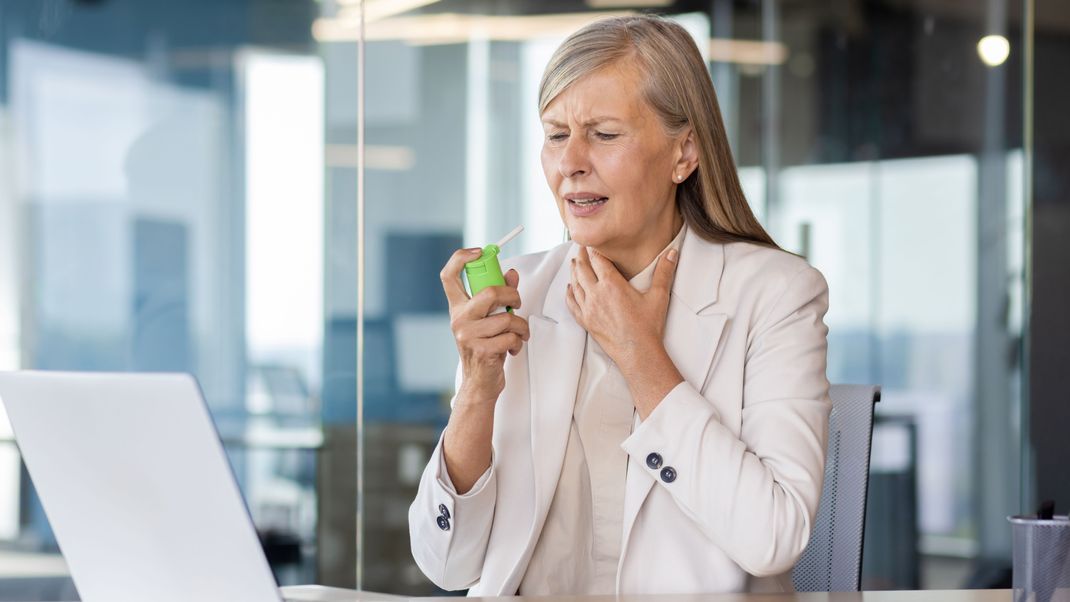 Asthma ist für einige Betroffene belastend, andere leben gut damit. Erfahre mehr über die typischen Symptome.