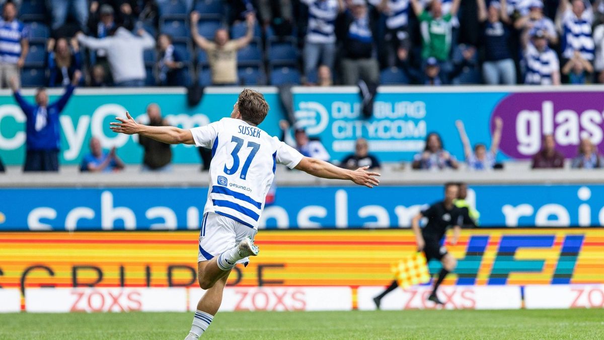 Patrick Sussek feiert sein Tor