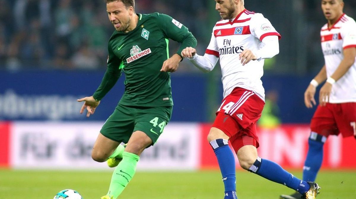 Philipp Bargfrede (l.) bleibt bei Werder Bremen