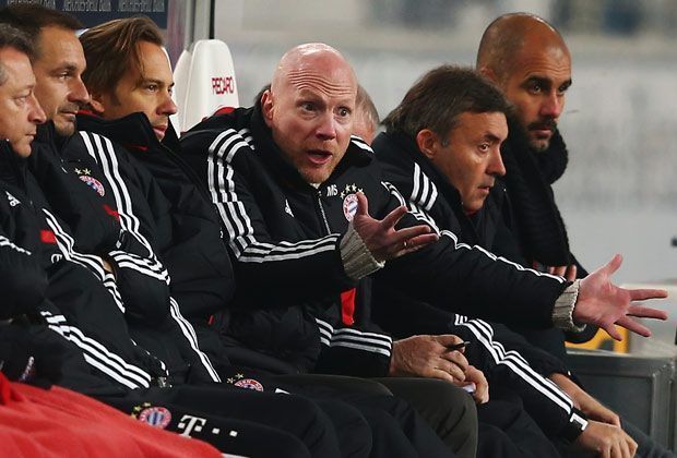 
                <strong>VfB Stuttgart - Bayern München 1:2</strong><br>
                Angefressen auf der Bank: Sportdirektor Matthias Sammer ist mit dem Geschehen auf dem Rasen ganz und gar nicht einverstanden. Dabei sind die Bayern wie immer optisch überlegen, präsentieren sich in der Offensive aber wenig konsequent.
              