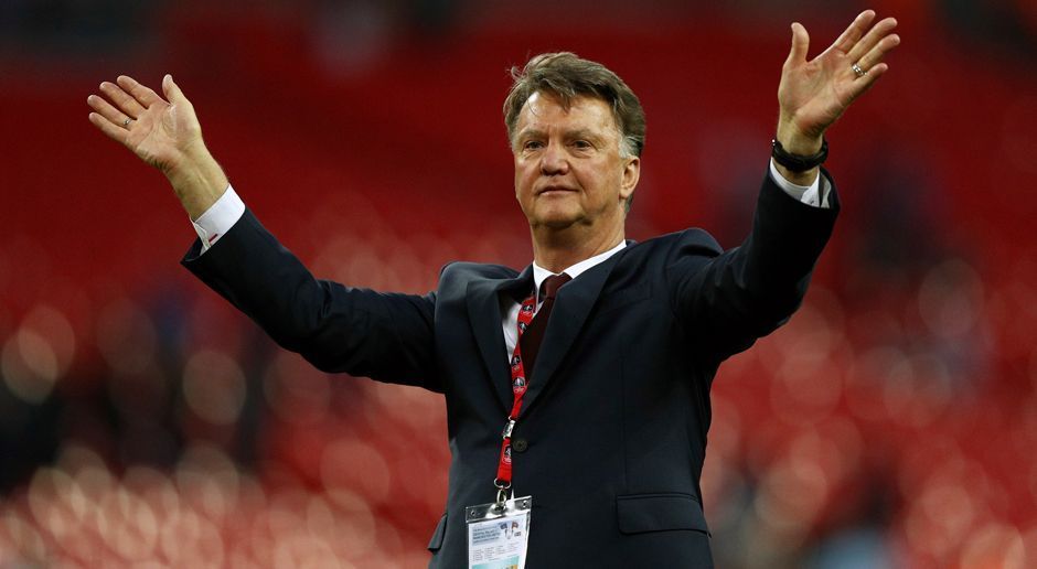 
                <strong>Louis van Gaal</strong><br>
                Louis van Gaal verabschiedet sich in den Trainer-Ruhestand. Der frühere Bayern-Trainer tritt mit einer Bestmarke in der Königsklasse ab. Kein anderer Trainer hat in der Champions League eine bessere Siegquote als der Niederländer. Van Gaal bestritt 95 Spiele als Coach in der Königsklasse und gewann davon 60 Prozent. ran.de zeigt die Top 5. (Quelle: Opta, Stand: 13. Februar 2017)
              