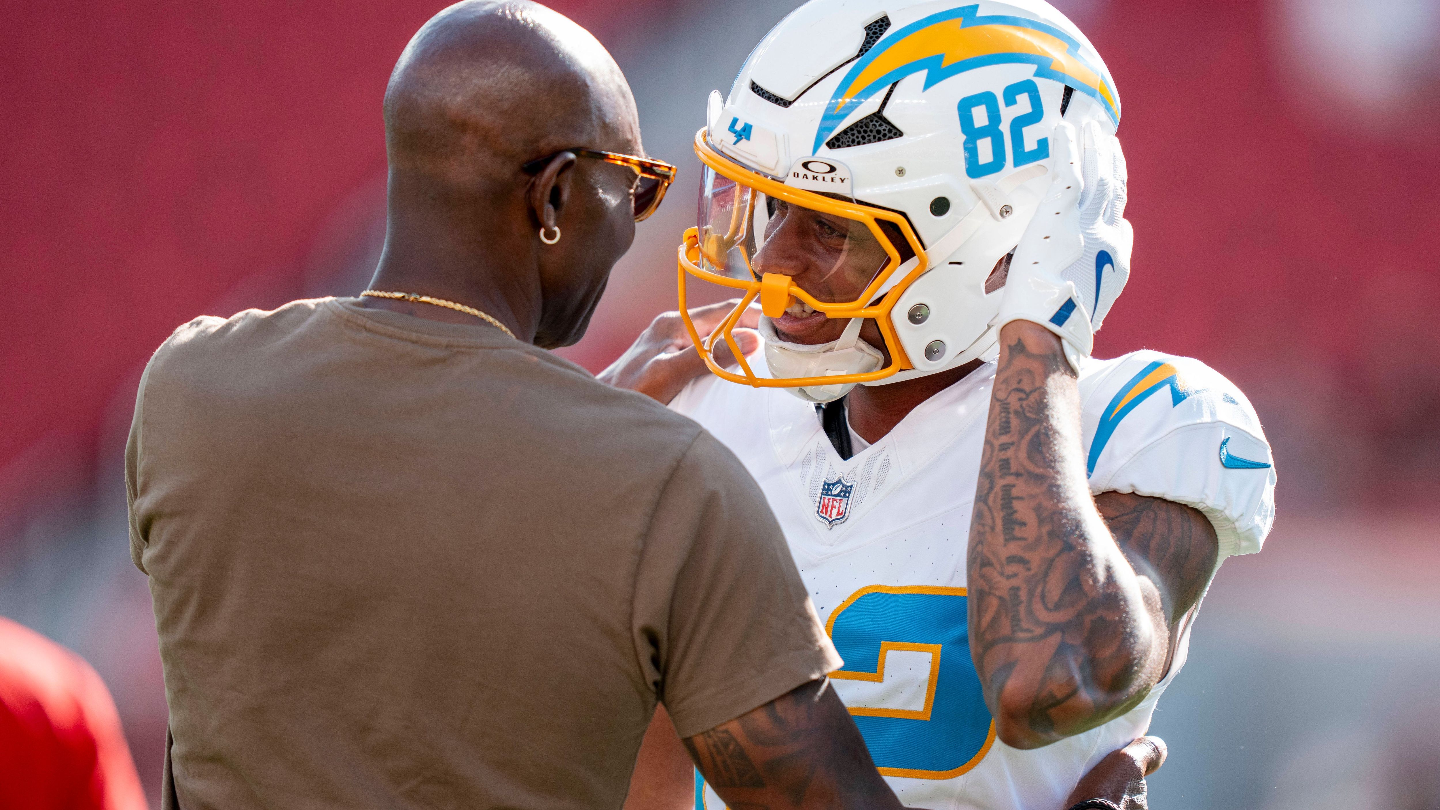 <strong>Los Angeles Chargers</strong><br>Mit dem Hall of Fame-Spiel hatten die Chargers einen Test mehr als der Rest. 2-2 ist die Bilanz, doch es gab viel Positives. In der Offense änderten sich viele Waffen für QB Justin Herbert. Die Receiver Tre Harris und KeAndre Lambert-Smith wussten zu überzeugen. Hinter Herbert entschied Trey Lance das Rennen um den Backup-Spot klar gegen Taylor Heinicke - sie haben mit den am besten aufgestellten QB-Room der Liga, gäbe es nicht die New York Giants. Wermutstropfen: die schwere Verletzung von Star-Tackle Rashawn Slater. Das tut massiv weh.<br><strong>Note: 2</strong>