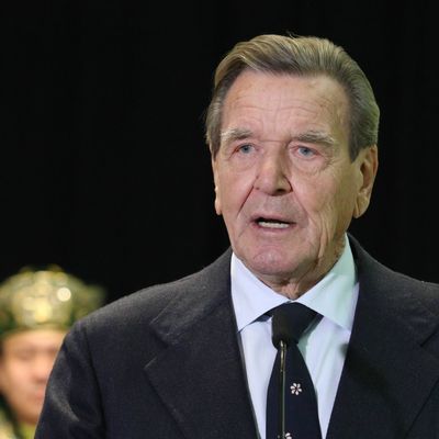 Archiv: Gerhard Schtöder bei Feierlichkeiten anlässlich des 30. Jahrestages der Aufnahme diplomatischer Beziehungen zwischen Kasachstan und Deutschland.