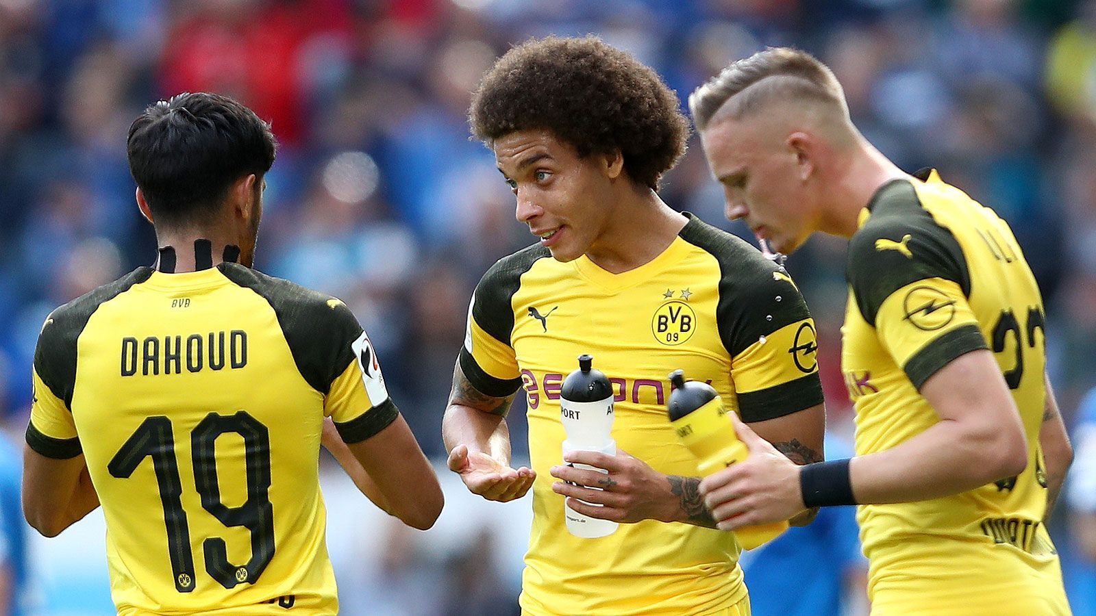 
                <strong>not available</strong><br>
                Stärke im Zentrum: Mit den Verpflichtungen von Axel Witsel und Thomas Delaney hat der BVB seine physischen Schwachstellen im Mittelfeld perfekt bekämpft. Witsel überzeugt zudem als kluger Ballverteiler, spielt nach Innenverteidiger Manuel Akanji die meisten erfolgreichen Pässe. Seine Zuspiele finden in 92,1 Prozent der Fälle die Mitspieler. Wie sehr das Dortmunder Spiel von ihm beeinflusst wird, zeigen auch seine Ballkontakte. In dieser Statistik liegt er in der BVB-Mannschaft auf Platz drei, in der gesamten Bundesliga auf Platz 23. Mit Delaney hat Witsel einen starken Zweikämpfer an der Seite. 64,52 Prozent seiner Duelle gewinnt der Däne, nur 18 Spieler sind in der Liga besser.
              