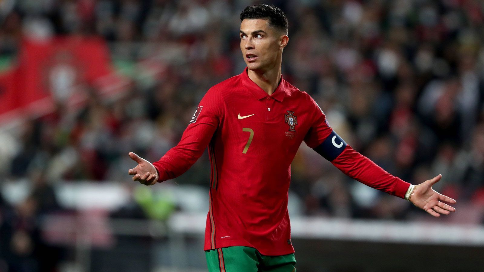 
                <strong>Cristiano Ronaldo (Kapitän Portugal)</strong><br>
                &#x2022; Robert Lewandowski -<br>&#x2022; N'Golo Kante -<br>&#x2022; Jorginho<br>
              