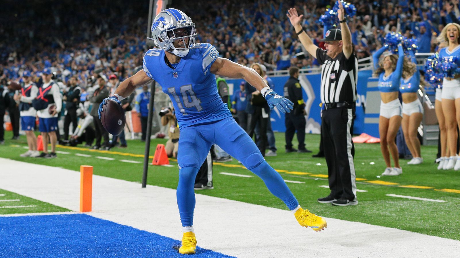 
                <strong>27. Platz: Detroit Lions </strong><br>
                Kilometer: 22.406Zeitzonen: 8
              