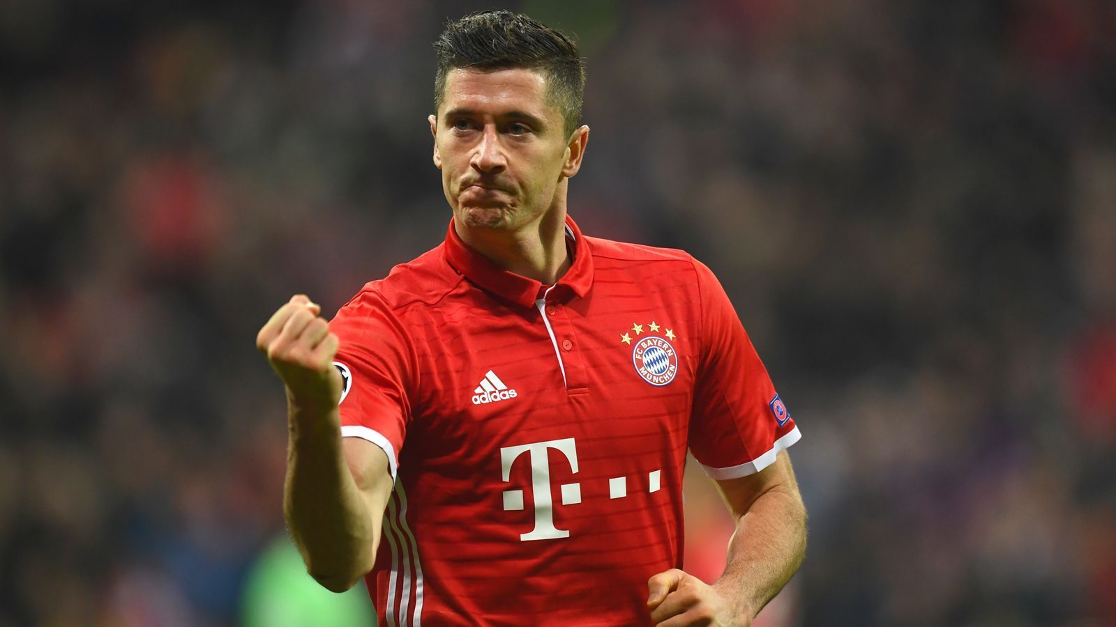 
                <strong>Champions League</strong><br>
                1. Robert Lewandowski (Bayern München) 11 Tore2. Erling Haaland (Dortmund/Salzburg) 10 Tore3. Dries Mertens (SSC Neapel) 6 Tore
              