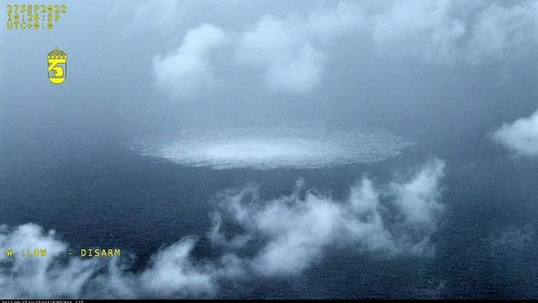 Das Nord Stream 1-Gasleck in der Ostsee, fotografiert aus einem Flugzeug der schwedischen Küstenwache. 