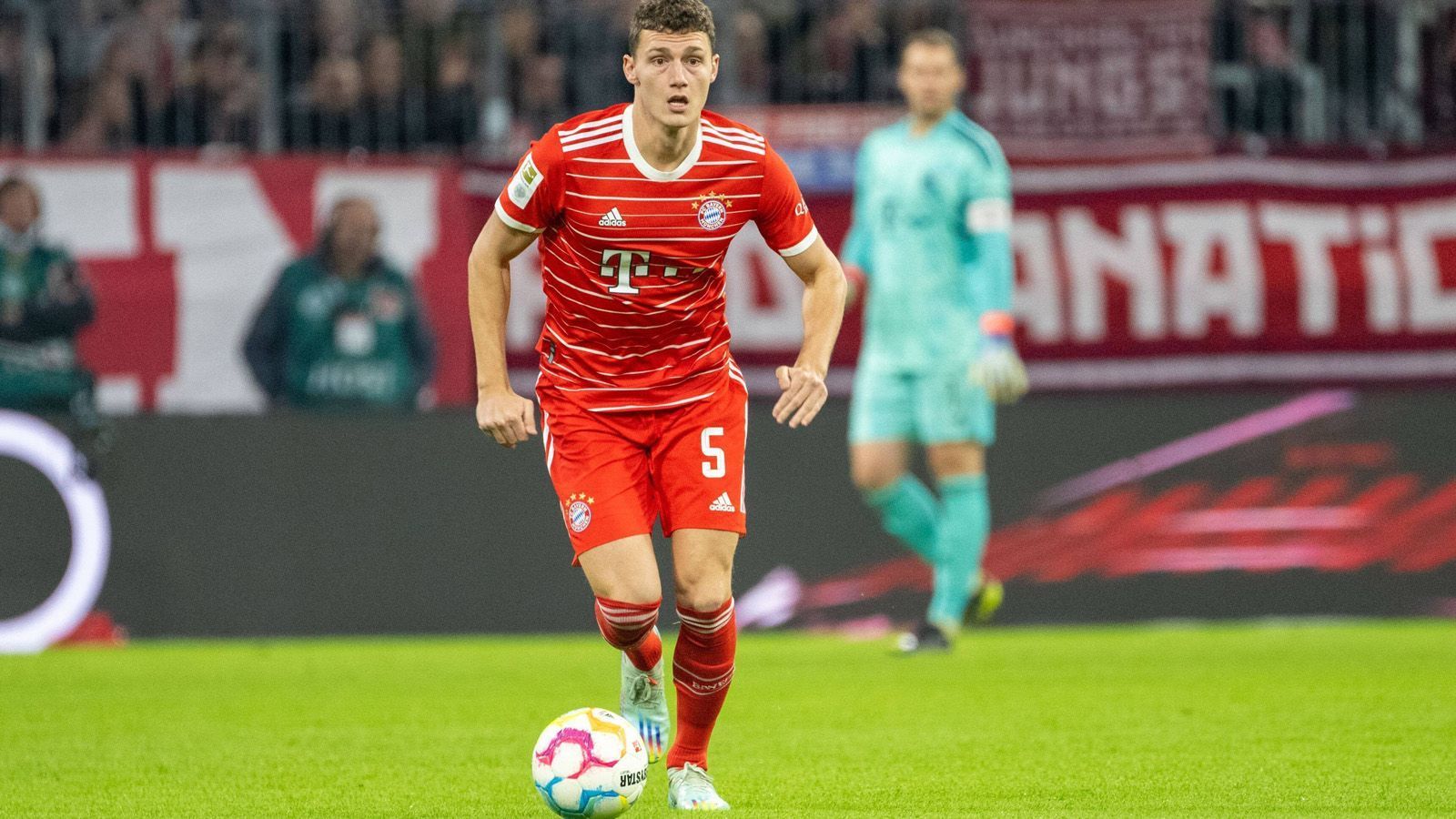 
                <strong>Benjamin Pavard</strong><br>
                Hat heute leichtes Spiel im Abwehrzentrum. Hat Marvin Duksch jederzeit im Griff. ran-Note: 3 
              