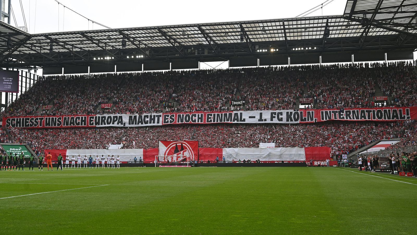 
                <strong>Erste Champions-League-Teilnahme für den FC? </strong><br>
                Hätten es die Kölner in die Champions League geschafft, wäre es eine Premiere für die Rheinländer gewesen. Die Kölner Lokalrivalen Borussia Mönchengladbach und Bayer Leverkusen schafften es in der Vergangenheit bereits in die Champions League. 
              