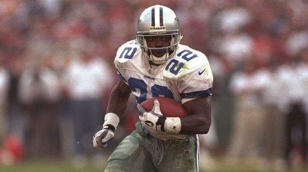 
                <strong>Emmit Smith</strong><br>
                Platz 5: Emmit Smith - Der Running Back gewann mit den Dallas Cowboys drei Super Bowls und erlief in seiner Karriere insgesamt 18.355 Yards. Kein Spieler konnte diese ewige Marke bisher knacken. Zudem liegt er mit 175 Touchdowns in der Liste der Spieler mit den meisten Touchdowns an zweiter Stelle hinter Jerry Rice.
              