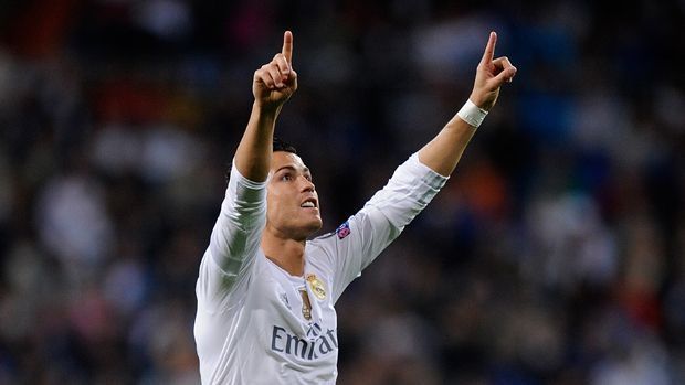 
                <strong>Cristiano Ronaldo (Real Madrid)</strong><br>
                Cristiano Ronaldo: Er ist der Superstar bei Real Madrid und hat weltweit Millionen Fans. Doch neben den Ronaldo-Anhängern gibt es auch viele Fußballbegeisterte, die den Portugiesen für sein arrogantes Auftreten auf dem Platz und in der Öffentlichkeit kritisieren. Er polarisiert wie kein kaum ein Zweiter! 
              