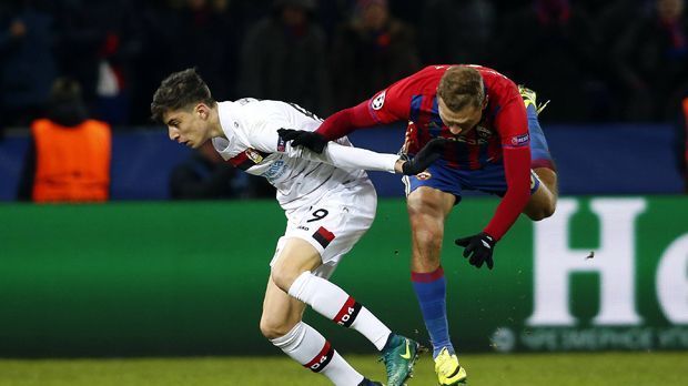 
                <strong>Einer wie Özil: Das ist Shootingstar Kai Havertz</strong><br>
                Auch international durfte er in dieser Saison bereits ran. Gegen ZSKA Moskau zum Beispiel spielte er sowohl in der Youth- als auch in der Champions League. Gut möglich, dass er gegen Atletico im Achtelfinale der Königsklasse von Anfang an auflaufen wird.
              