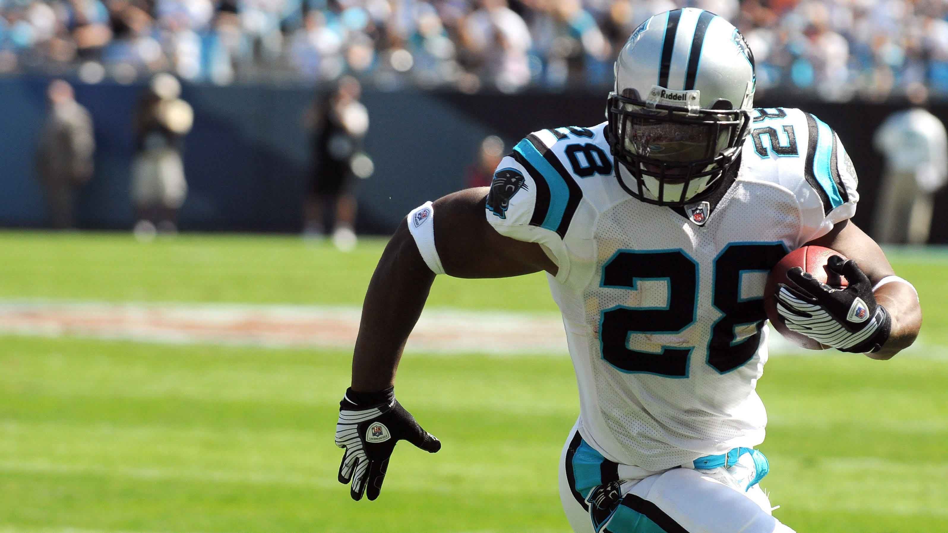 
                <strong>Carolina Panthers: Jonathan Stewart</strong><br>
                7.318 Yards bei 1.699 Runs - 51 Touchdowns
              