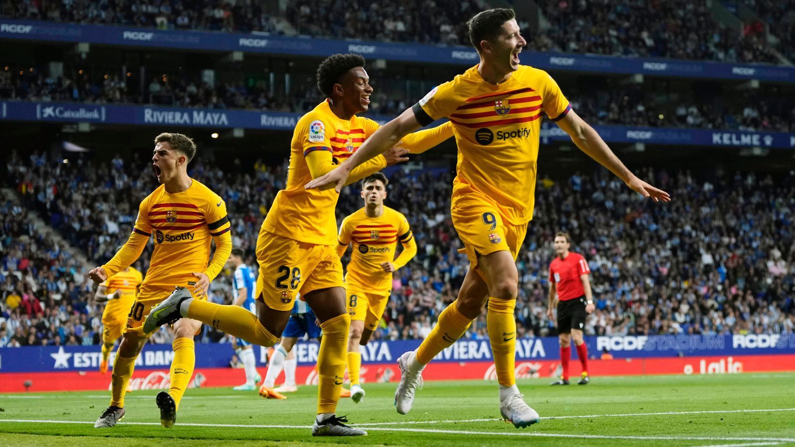 
                <strong>FC Barcelona (Spanien)</strong><br>
                In La Liga hat sich der FC Barcelona nach einer richtig starken Saison bereits am 34. Spieltag den Titel gesichert. Die Katalanen krönten sich durch eine 4:2-Gala im Derby bei Espanyol zum Meister der Saison 2022/23, lagen damit bei noch vier ausstehenden Partien uneinholbar mit 14 Punkten Vorsprung vor Real Madrid. Beim Kantersieg im Barcelona-Derby erzielte der frühere Bayern-Star Robert Lewandowski einen Doppelpack und wird damit schon in seiner ersten Saison Meister mit seinem neuen Team.
              