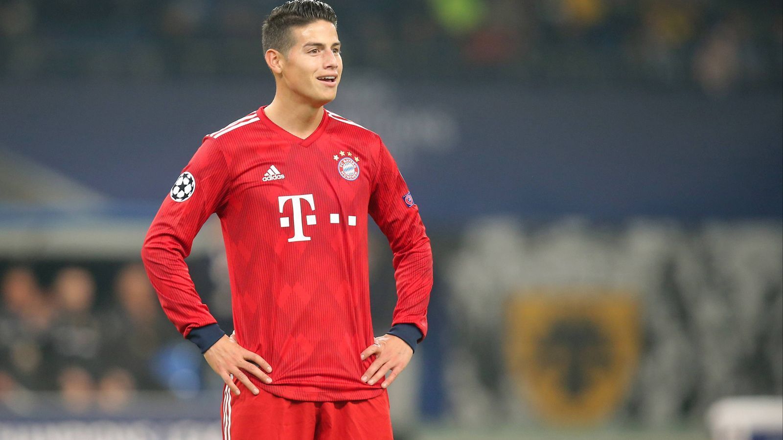 
                <strong>James Rodriguez</strong><br>
                Auch, nein, vor allem dank ihm ist der FC Bayern das Beste, das der deutsche Fußball zu bieten hat. Eine offensive Offenbarung, defensiv dynamisch und dominant, überall zu finden, läuft Kreise um den Gegner, immer wieder mit neuen Tricks und Finessen. Würde es den Begriff Fußball-Gott noch nicht geben – er hätte ihn erfunden. ran-Note: 1+
              