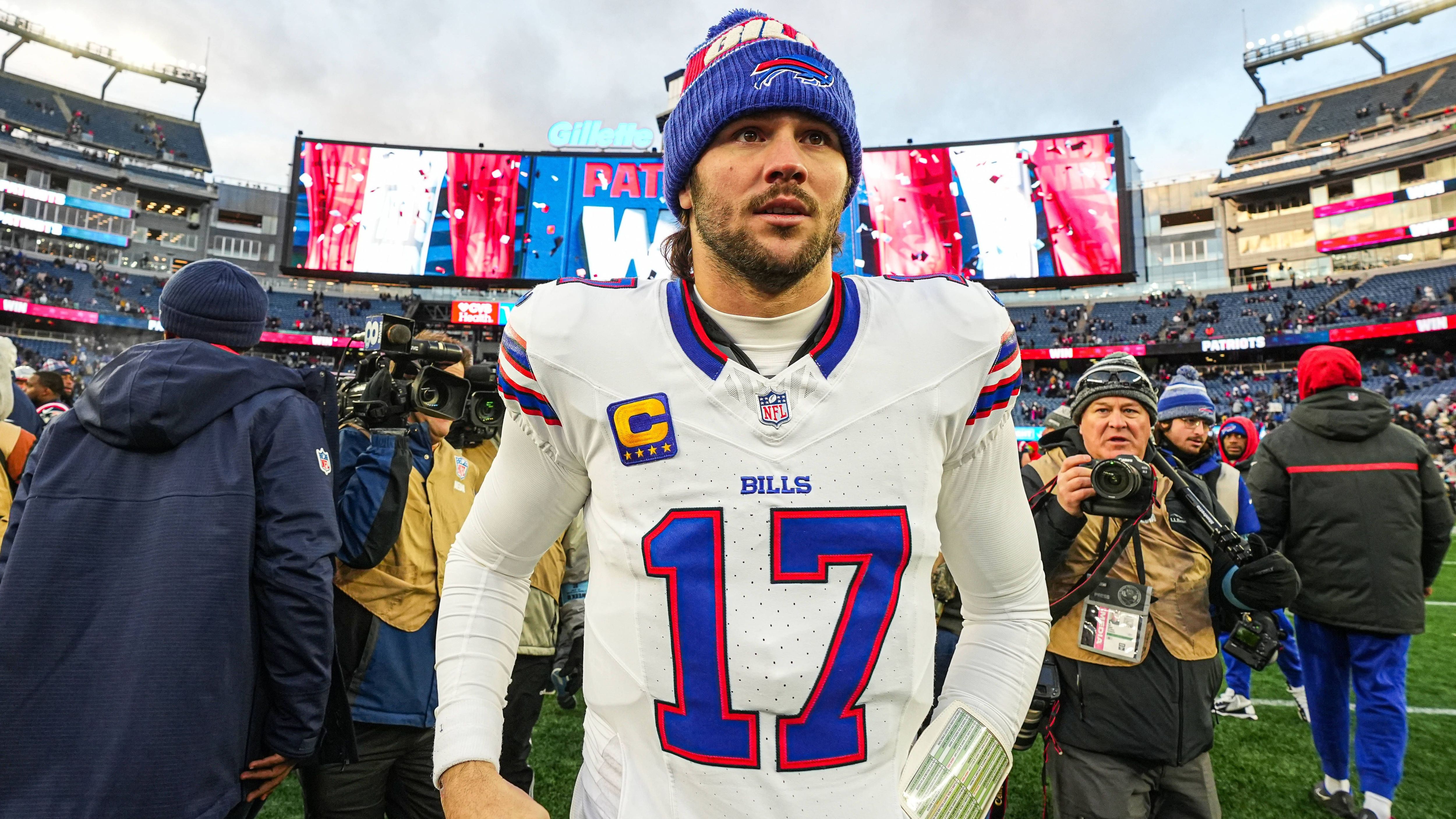 <strong>AFC East: Buffalo Bills</strong><br>Woche 1: vs. Baltimore Ravens (SNF)<br>Woche 2: at New York Jets<br>Woche 3: vs. Miami Dolphins (TNF)<br>Woche 4: vs. New Orleans Saints<br>Woche 5: vs. New England Patriots (SNF)<br>Woche 6: at Atlanta Falcons (MNF)<br>Woche 7: Bye<br>Woche 8: at Carolina Panthers<br>Woche 9: vs. Kansas City Chiefs<br>Woche 10: at Miami Dolphins<br>Woche 11: vs. Tampa Bay Buccaneers<br>Woche 12: at Houston Texans (TNF)<br>Woche 13: at Pittsburgh Steelers<br>Woche 14: vs. Cincinnati Bengals<br>Woche 15: at New England Patriots<br>Woche 16: at Cleveland Browns<br>Woche 17: vs. Philadelphia Eagles<br>Woche 18: vs. New York Jets