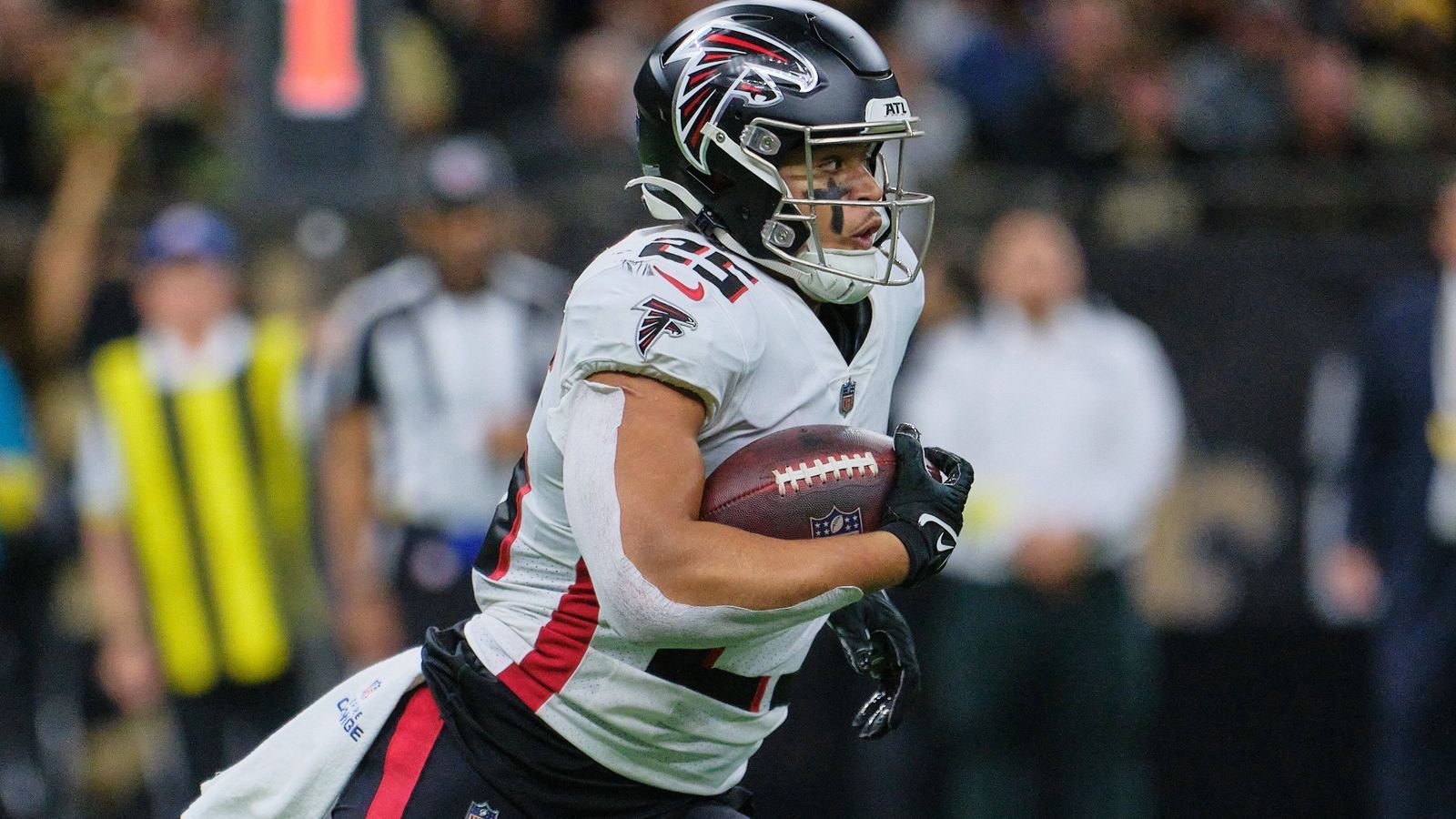 <strong>Platz 29 (geteilt): Tyler Allgeier</strong><br>Team: Atlanta Falcons<br>Rating: 80