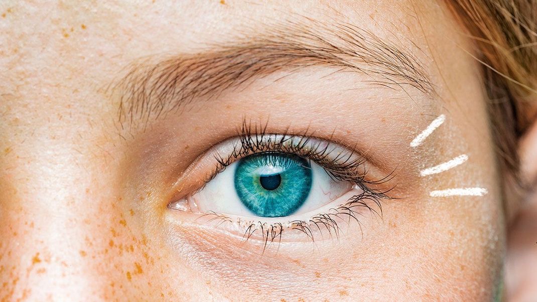 Wunderschöne lange Wimpern dank Floating Lashes – was es mit dem Make-up Trend auf sich hat, lest ihr im Beauty-Artikel.