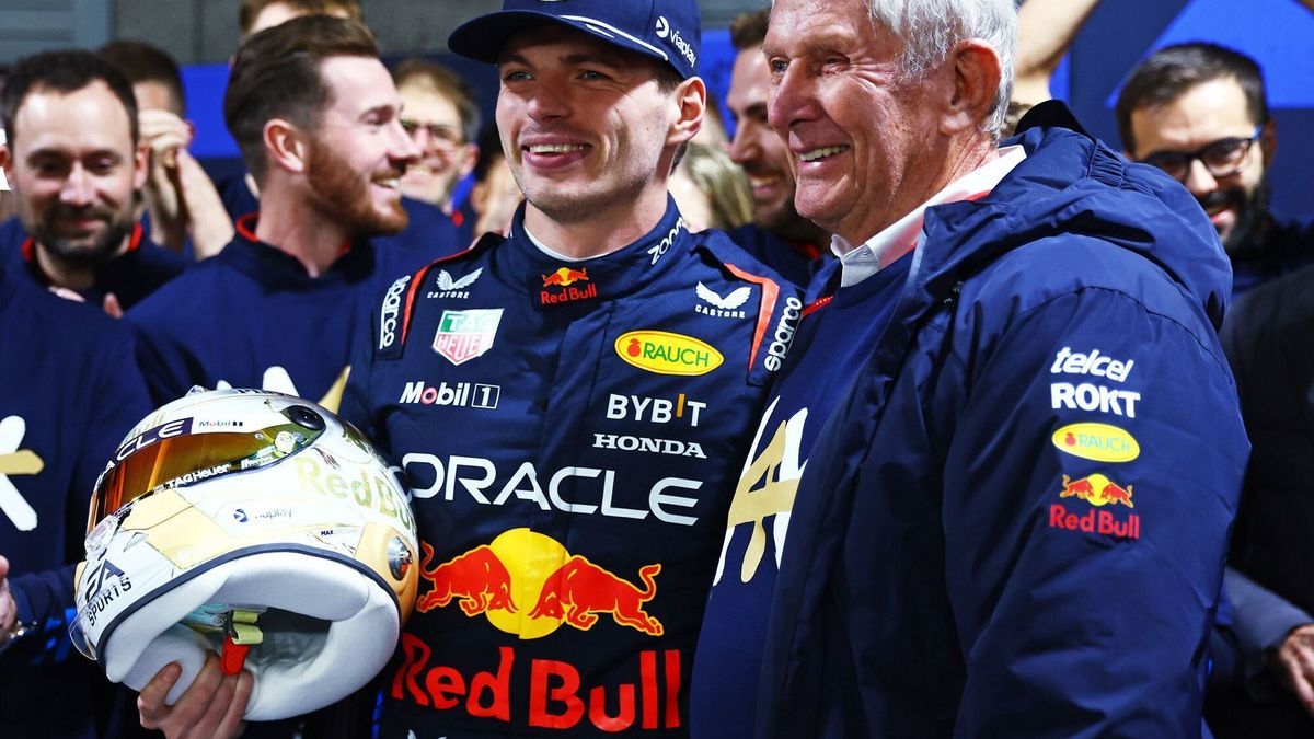 Helmut Marko freut sich mit Max Verstappen über den vierten gemeinsamen WM-Titel