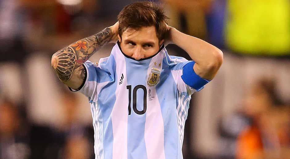
                <strong>Lionel Messi</strong><br>
                Lionel Messi (Argentinien): Mit 29 Jahren beendet Messi seine Länderspiel-Karriere. Es war die dritte Endspielpleite für Messi und Argentinien in Folge: zweimal gegen Chile bei der Copa America, einmal gegen Deutschland im WM-Endspiel 2014.Der beste Fußballer der Welt konnte trotz einer starken Nationalmannschaft nie eine WM gewinnen. Und damit hat er berühmte Vorgänger.
              
