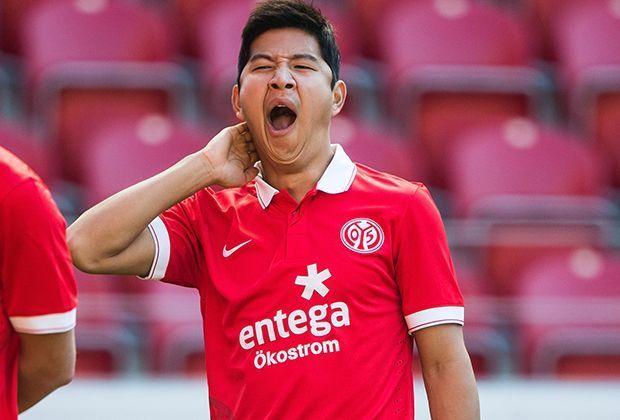 
                <strong>1. FSV Mainz 05 Heimtrikot</strong><br>
                Ob sich der Mainzer Jo-Hoo Park vielleicht ein etwas innovativeres Design gewünscht hätte?
              