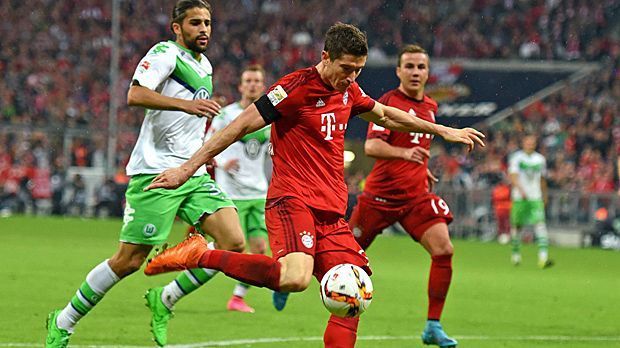 
                <strong>Meiste Torschüsse: Robert Lewandowski</strong><br>
                Meiste Torschüsse: Robert Lewandowski. Bayerns Stürmer fackelt nicht lange - schon 36 Mal nimmt er in dieser Saison den gegnerischen Kasten ins Visier. Dabei steht der scharf schießende Pole erst 518 Minuten auf dem Platz. Bedeutet: Er zielt knapp jede Viertelstunde aufs Tor.
              