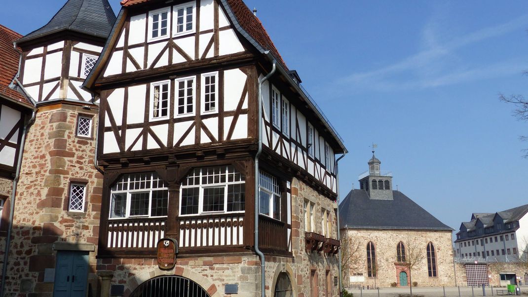 Die Altstadt von Schwalmstadt. Hier kam es zum tödlichen Schusswechsel zwischen einer Frau und Polizei-Beamt:innen. (Symbolbild)