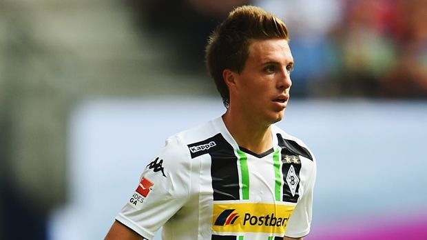 
                <strong>Patrick Herrmann (Borussia Mönchengladbach)</strong><br>
                Patrick Herrmann (Borussia Mönchengladbach): Beim Spitzenspiel gegen die Bayern fehlen auch den Gladbachern wichtige Spieler. Die Borussia muss neben Dominguez und Traore auch noch auf Herrmann verzichten. Der Offensivspieler fehlt den "Fohlen" seit der Bundesliga-Partie gegen Schalke. Bei einem Foul von Johannes Geis zog er sich einen Kreuzbandriss zu. Für ihn wird es frühestens im Januar weitergehen. 
              