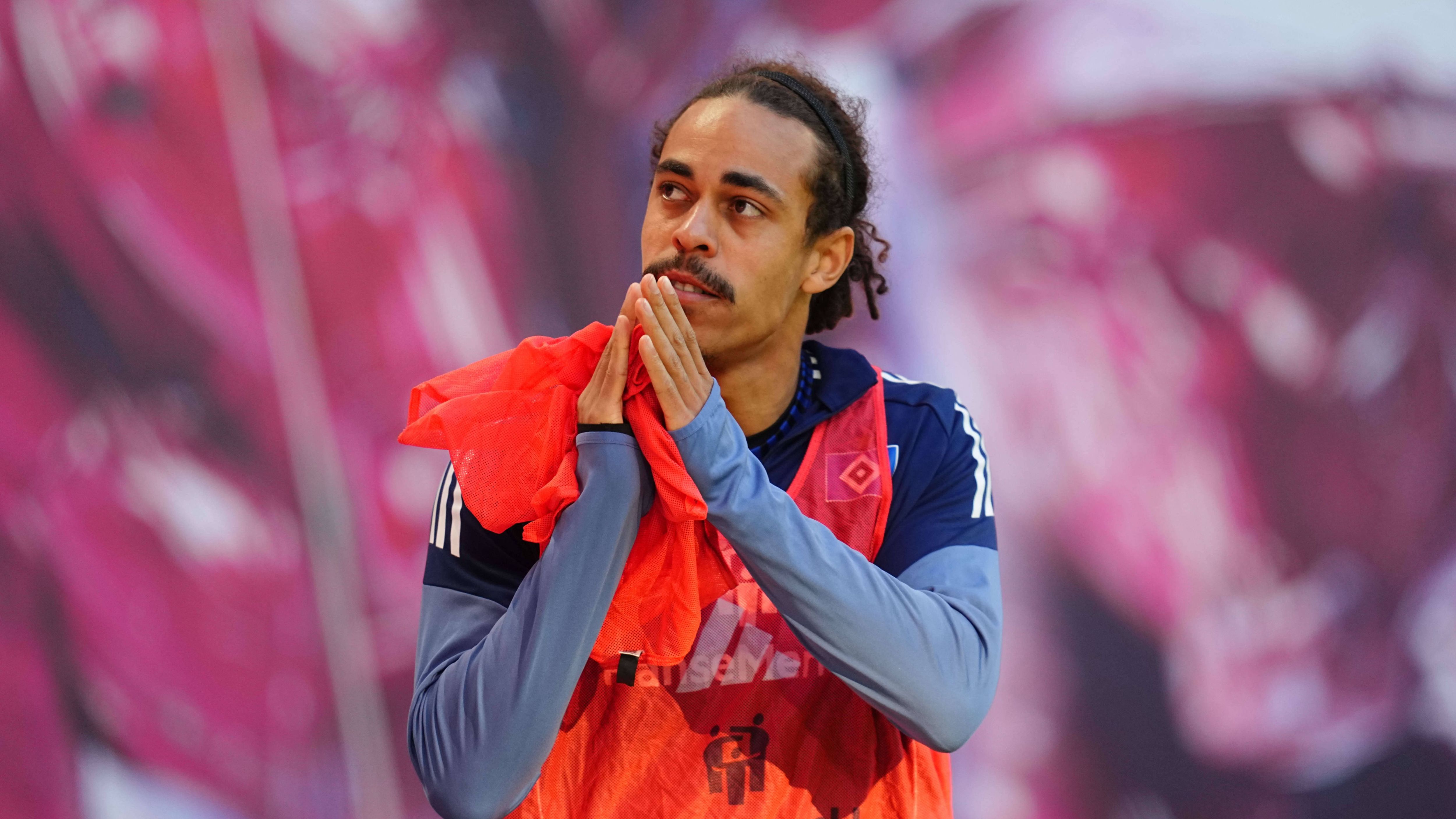 <strong>Poulsen - forever RB Leipzig</strong><br>Poulsen reagierte vor Anpfif sichtlich gerührt, bedankte sich immer wieder bei seinen Fans und blickte ungläubig ins weite Rund.