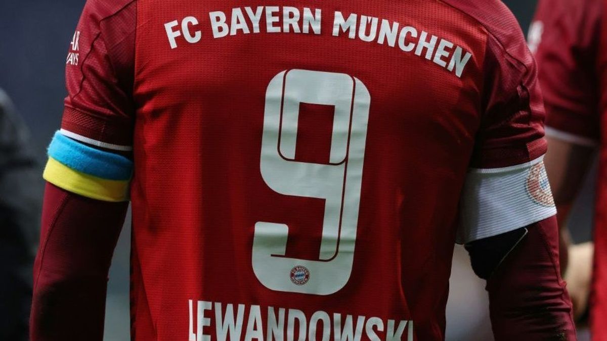 Gegen Frankfurt spielte Lewandowski mit besonderer Binde