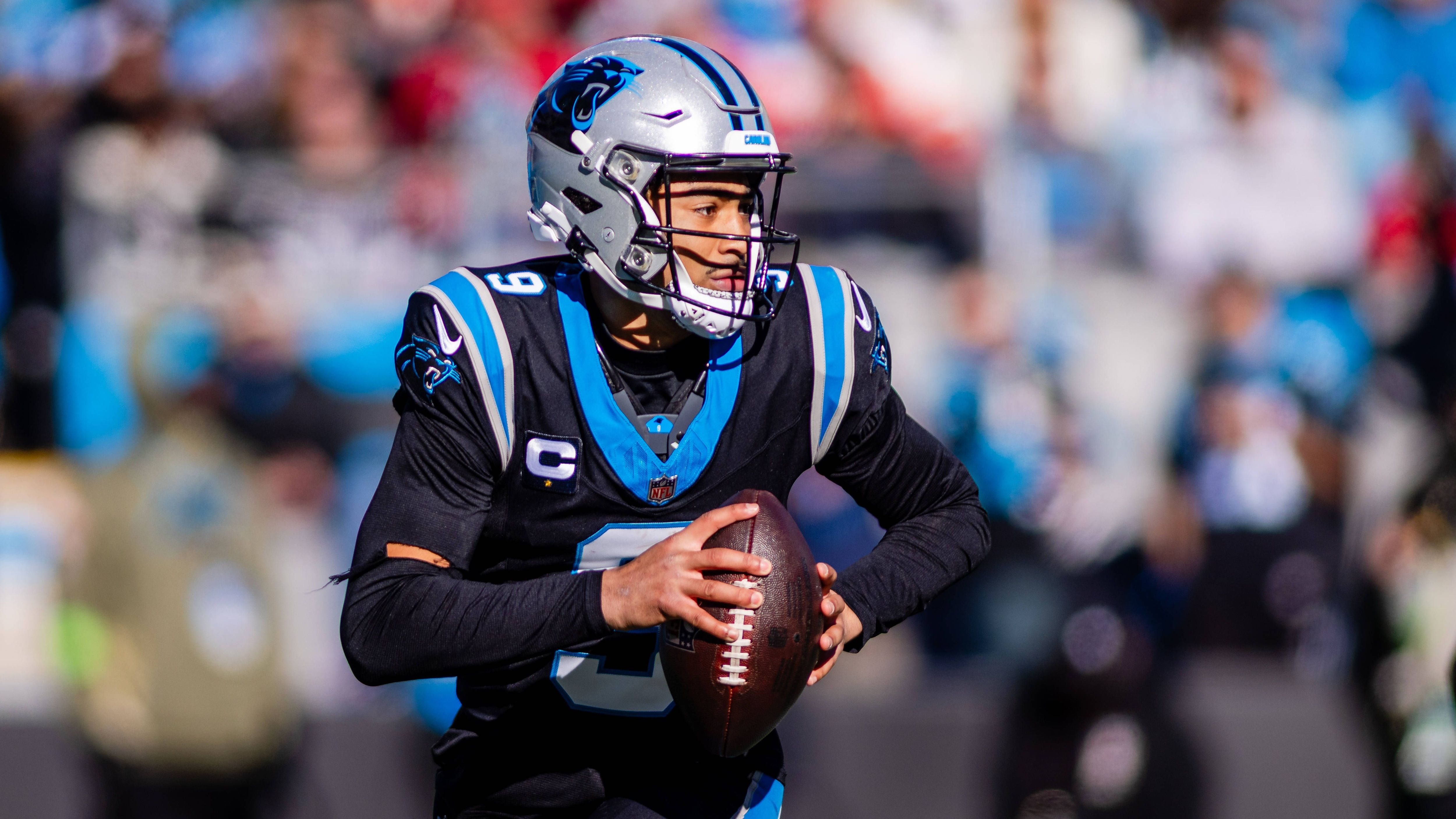 <strong>Carolina Panthers: 2023, Pick 1 - Bryce Young (QB)</strong><br>Die Panthers erhofften sich, in Young den neuen Franchise-Quarterback gefunden zu haben. Elf Touchdowns bei zehn Interceptions und 2877 Yards in 16 Spielen lesen sich allerdings nicht allzu gut. Noch hat er die Chance zu zeigen, dass er kein Bust ist.