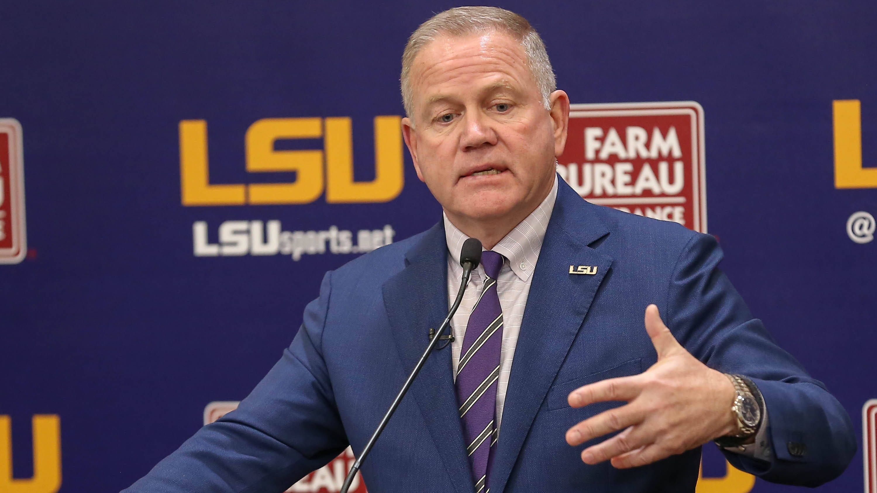 <strong>Platz 9: Brian Kelly (Louisiana State University)</strong><br>
                • Jahresgehalt: 9.980.000 US-Dollar&nbsp;<br>• Head Coach seit: 2021<br>• Conference: SEC