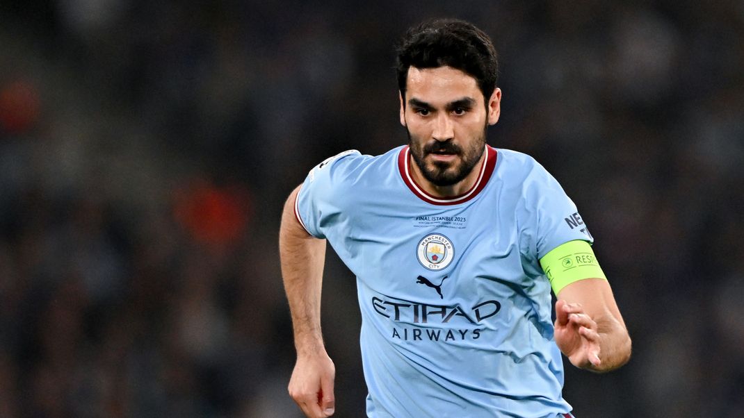 Fußball-Nationalspieler Gündogan wechselt von Manchester City zum FC Barcelona. 