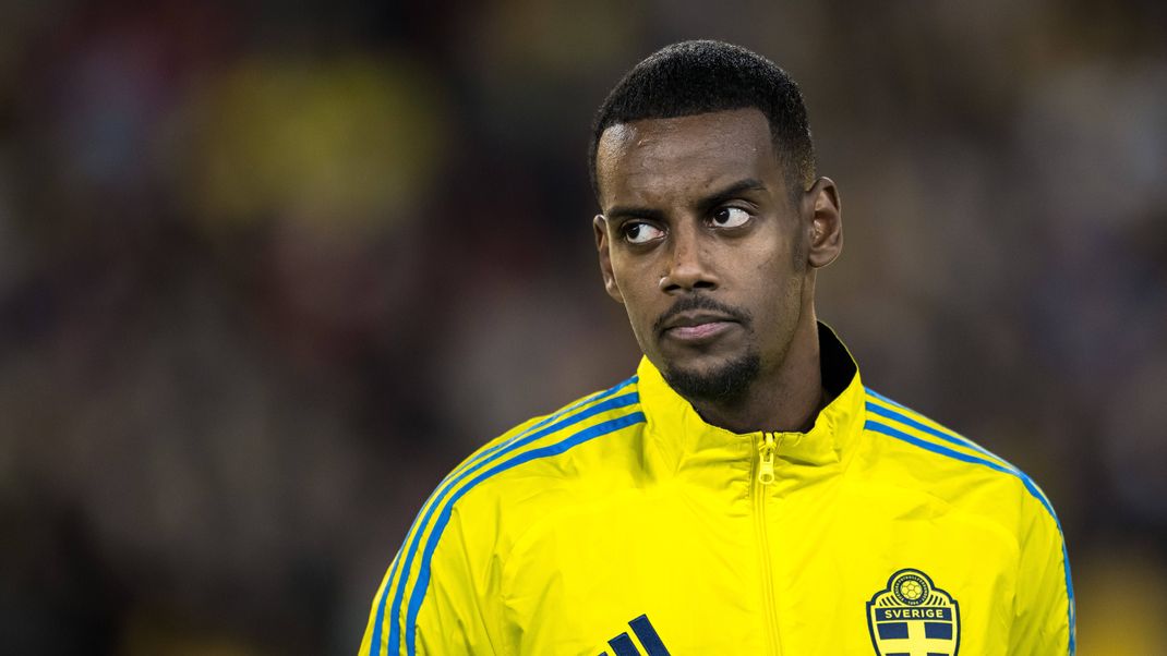 251013 Alexander Isak of Sweden ahead of the FIFA World Cup, WM, Weltmeisterschaft, Fussball Qualifier football match between Sweden and Kosovo on October 13, 2025 in Gothenburg. Photo: Joel Marklund / BILDBYRAN / kod JM / JM0741 bbeng fotboll football soccer fotball vm-kval kval fifa world cup qualifier qualifier qualification sverige sweden sverige a kosovo *** 251013 Alexander Isak of Sweden ahead of the FIFA World Cup Qualifier football match between Sweden and Kosovo on October 13, 2025 in Gothenburg Photo Joel Marklund BILDBYRAN kod JM JM0741 bbeng fotboll football soccer fotball vm kval kval fifa world cup qualifier qualifier qualification sverige sweden sverige a kosovo PUBLICATIONxNOTxINxSWExNORxFINxDEN Copyright: JOELxMARKLUND BB251013JM181