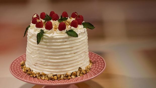 Himbeer-Frischkäse-Torte mit Buttermilchböden