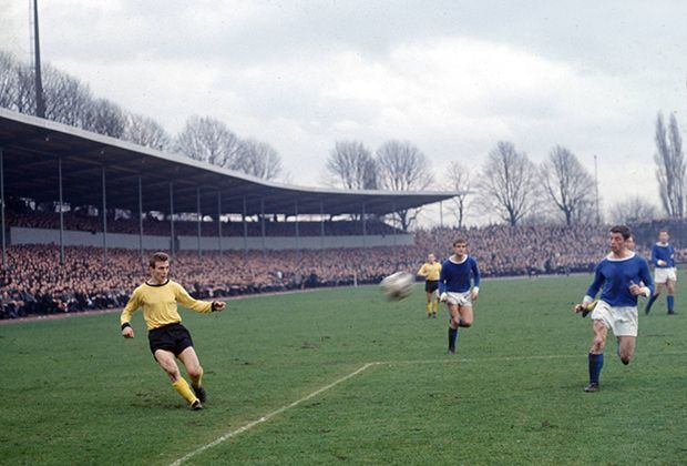 
                <strong>Zahl zum Revier-Derby: 7</strong><br>
                Das 7:0 aus der Bundesliga-Saison 1965/66 ist Dortmunds höchster Heimsieg gegen Schalke. Am 23. Spieltag siegt der BVB durch Tore von Sigi Held (2), Alfred Schmidt (2), Wilhelm Sturm, Dieter Kurrat und Lothar Emmerich.
              